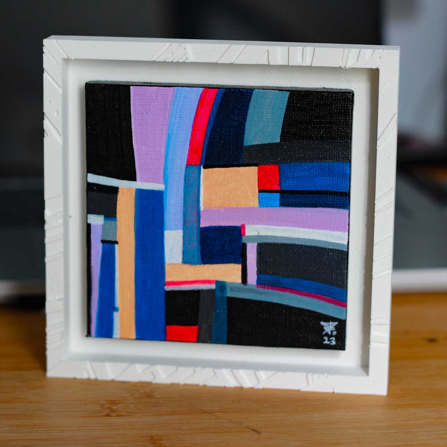 Découvrez "L'épi", une peinture abstraite colorée sur toile de 10x10cm, présentée dans sa caisse américaine. Cette œuvre apporte une touche de beauté à votre intérieur.
