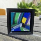 Découvrez ces micro-tableaux abstraits, réalisées aux pastels à l'huile Sennelier. Chaque œuvre miniature de 5x5cm (7x7cm avec son support imprimé en 3D) est un charmant bibelot décoratif, parfait pour apporter touche colorée chez vous. Collectionnez les !