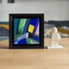 Découvrez ces micro-tableaux abstraits, réalisées aux pastels à l'huile Sennelier. Chaque œuvre miniature de 5x5cm (7x7cm avec son support imprimé en 3D) est un charmant bibelot décoratif, parfait pour apporter touche colorée chez vous. Collectionnez les !