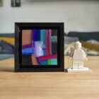 Petit tableau abstrait aux pastels à l'huile Sennelier (5x5cm, support 3D 7x7cm). Des bibelots décoratifs colorés pour une touche d'art chez vous. Collectionnez-les !