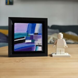 Découvrez ces micro-tableaux abstraits, réalisées aux pastels à l'huile Sennelier. Chaque œuvre miniature de 5x5cm (7x7cm avec son support imprimé en 3D) est un charmant bibelot décoratif, parfait pour apporter touche colorée chez vous. Collectionnez les !
