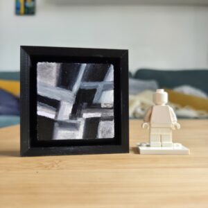 Découvrez ces micro-tableaux abstraits, réalisées aux pastels à l'huile Sennelier. Chaque œuvre miniature de 5x5cm (7x7cm avec son support imprimé en 3D) est un charmant bibelot décoratif, parfait pour apporter touche colorée chez vous. Collectionnez les !