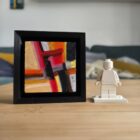 Découvrez ces micro-tableaux abstraits, réalisées aux pastels à l'huile Sennelier. Chaque œuvre miniature de 5x5cm (7x7cm avec son support imprimé en 3D) est un charmant bibelot décoratif, parfait pour apporter touche colorée chez vous. Collectionnez les !
