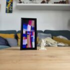 Découvrez ces micro-tableaux abstraits, réalisées aux pastels à l'huile Sennelier. Chaque œuvre miniature de 5x5cm (7x7cm avec son support imprimé en 3D) est un charmant bibelot décoratif, parfait pour apporter touche colorée chez vous. Collectionnez les !